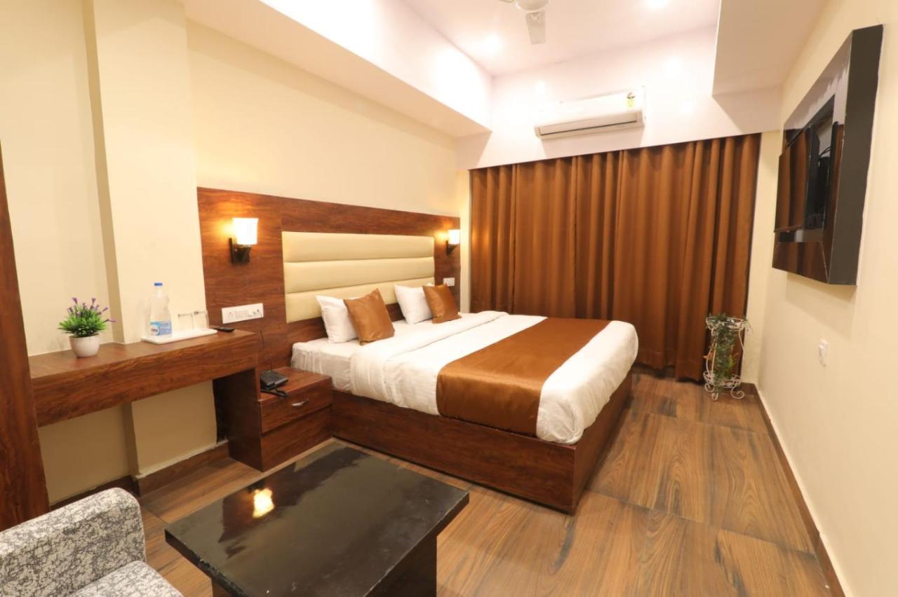 Hotel Blueark Lakhnau Kültér fotó