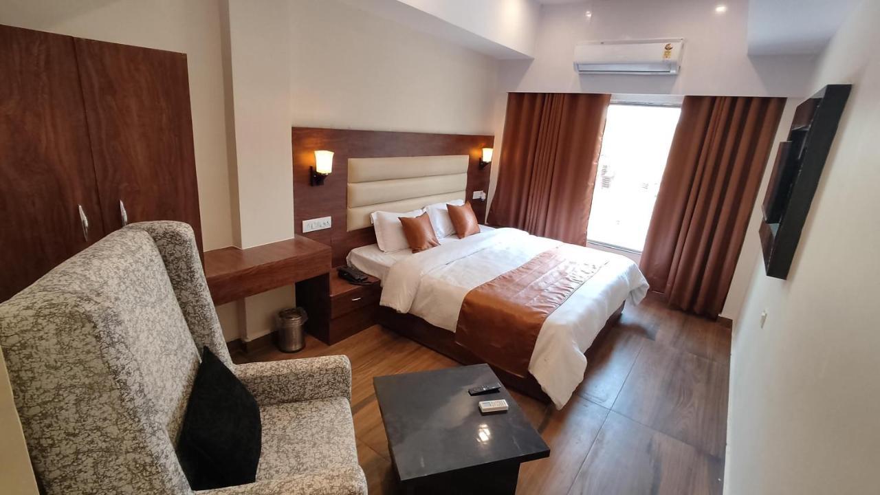 Hotel Blueark Lakhnau Kültér fotó