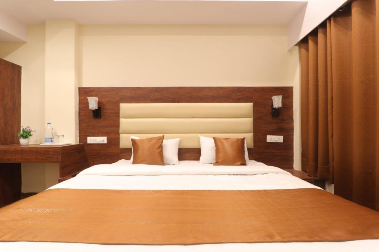 Hotel Blueark Lakhnau Kültér fotó