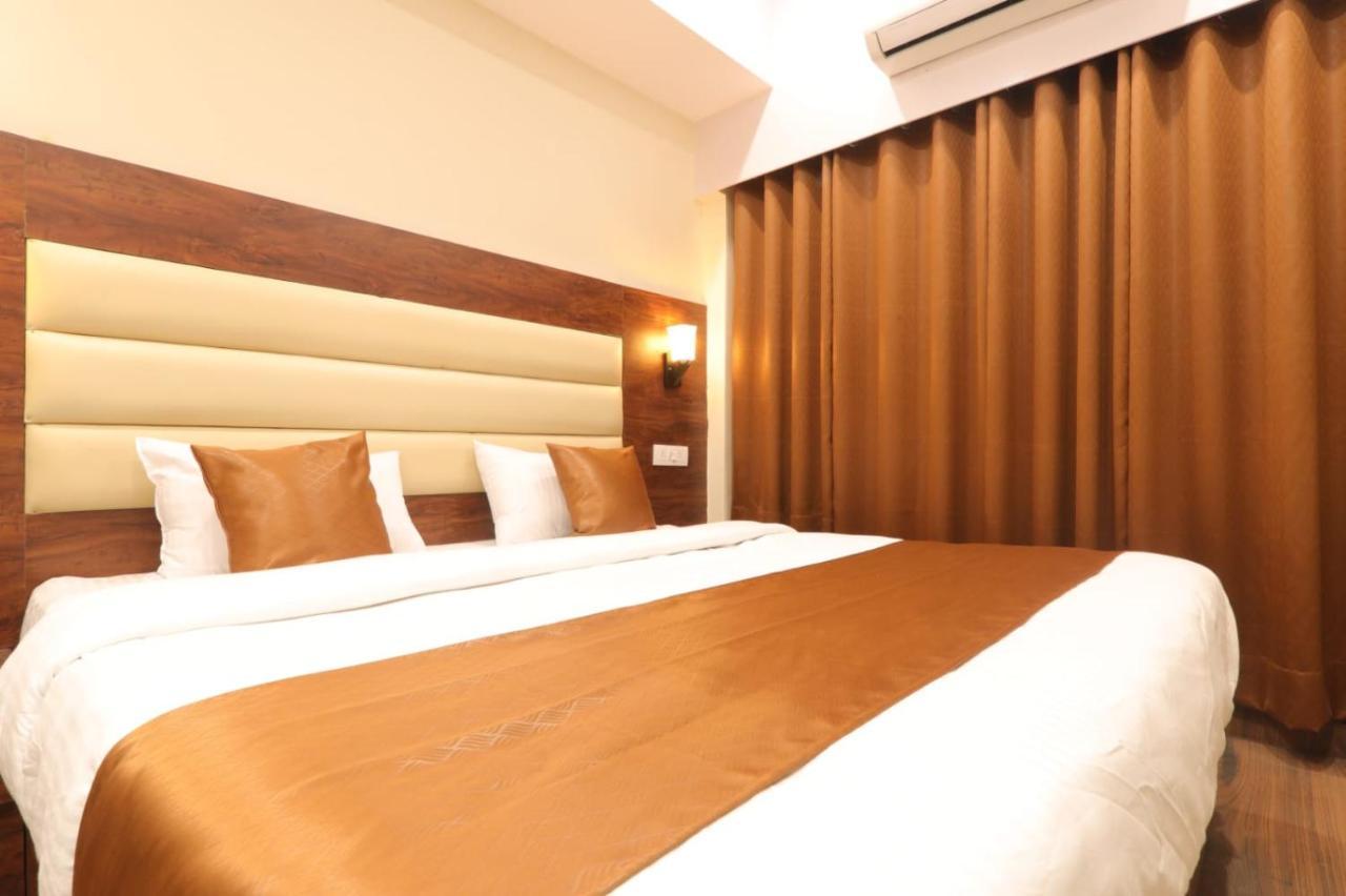 Hotel Blueark Lakhnau Kültér fotó