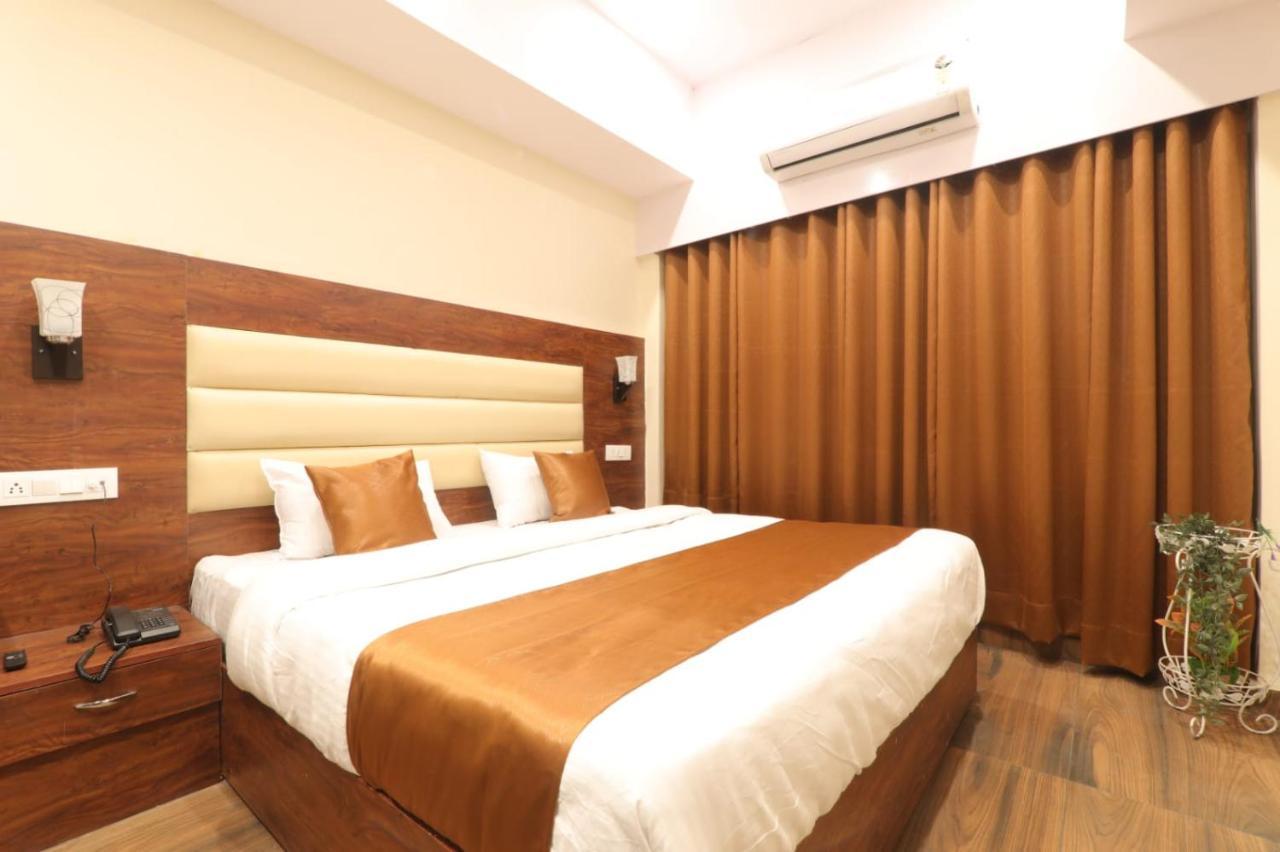 Hotel Blueark Lakhnau Kültér fotó
