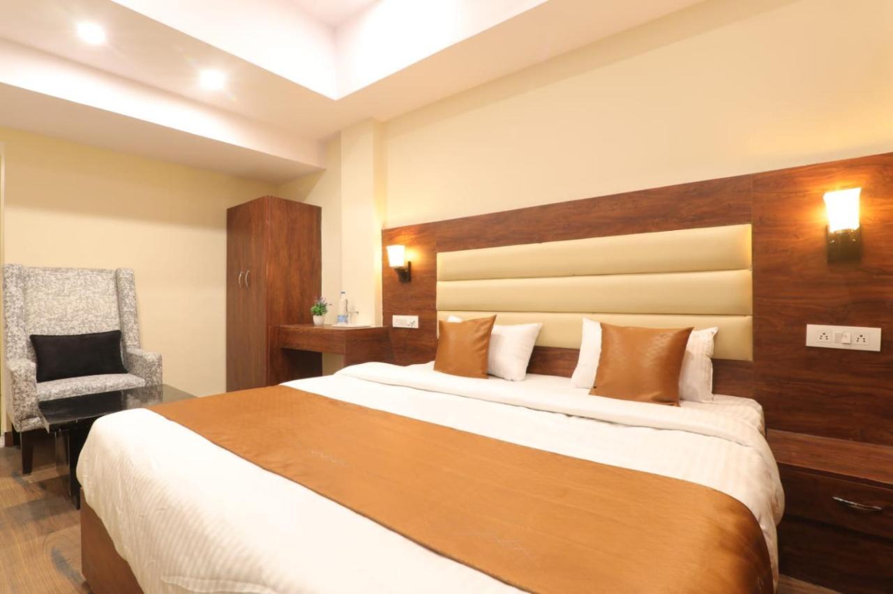 Hotel Blueark Lakhnau Kültér fotó