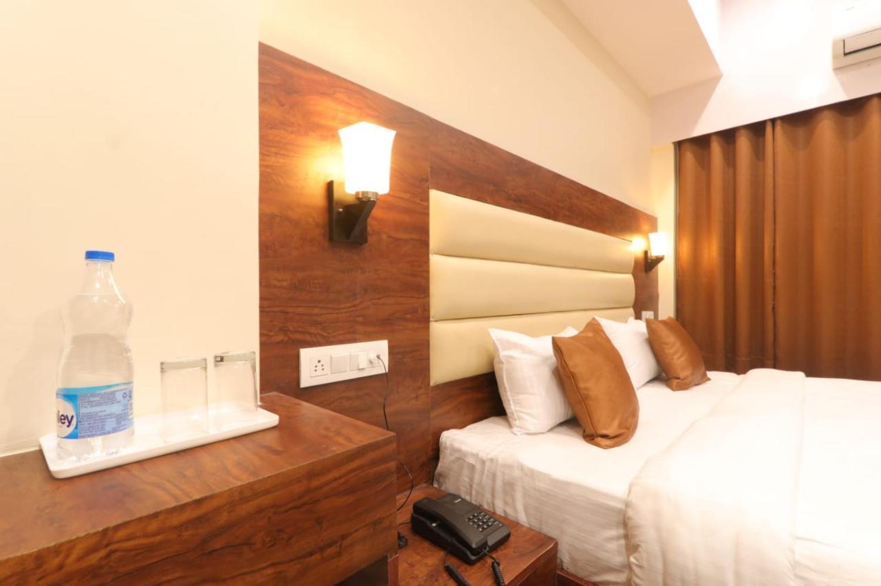 Hotel Blueark Lakhnau Kültér fotó