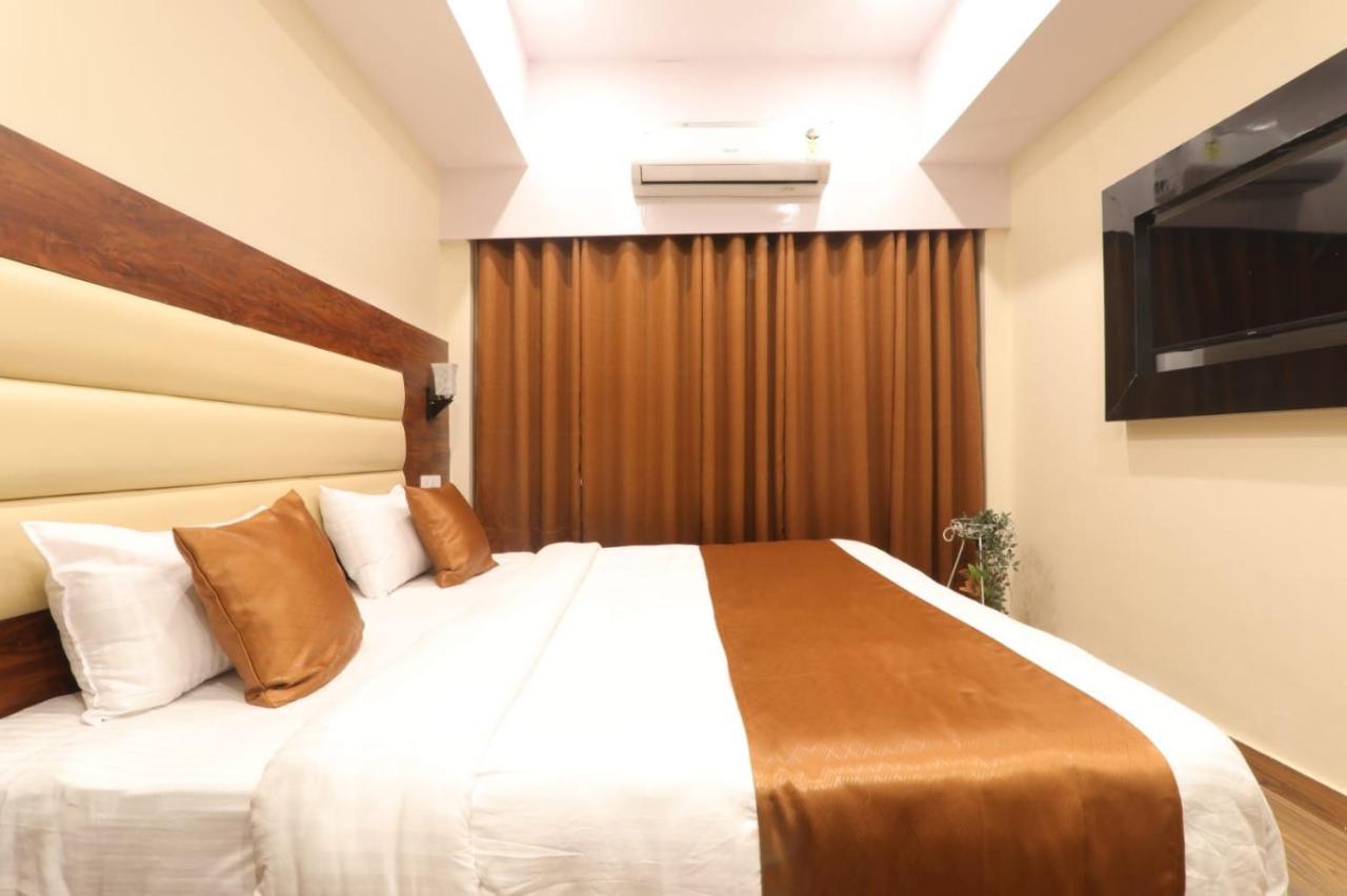 Hotel Blueark Lakhnau Kültér fotó